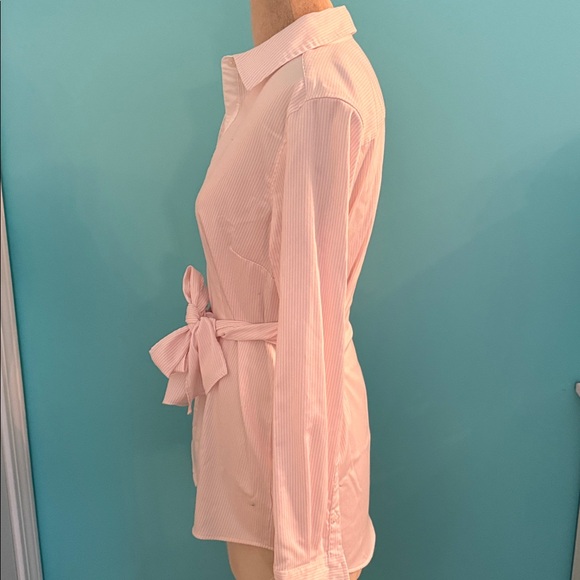 Untuckit Top - Picture 4 of 6